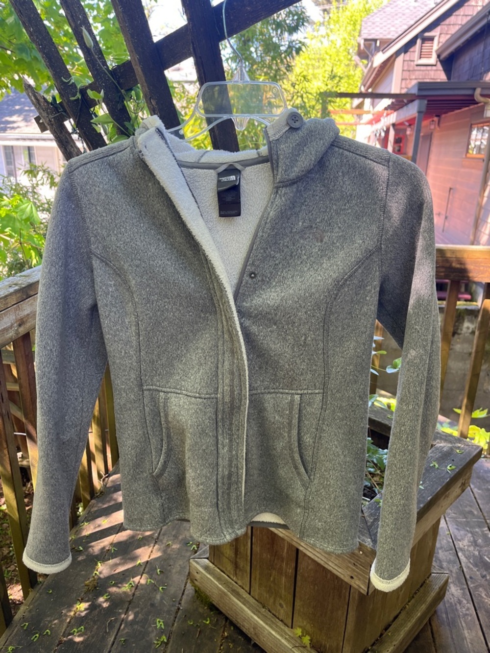 The North Face Gray Hooded Fleece Jacket women’s size small - Picture 1 of 11
